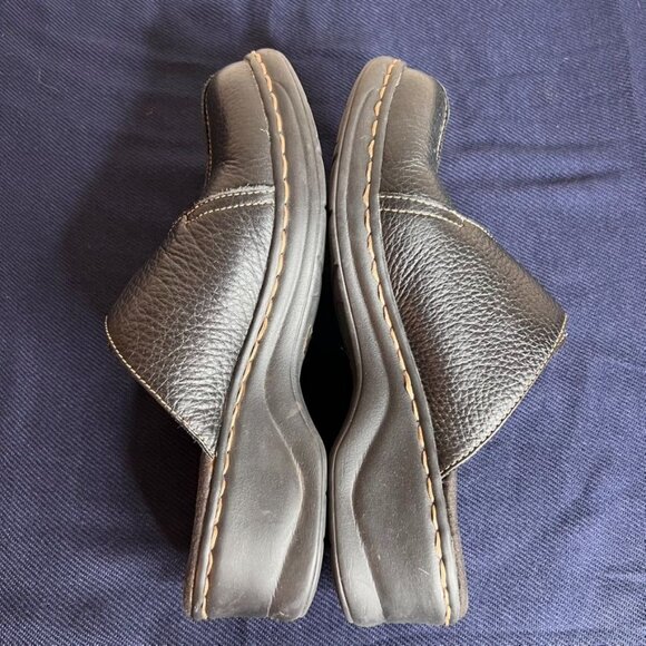 Clarks Bendables Black Leather Slip-On Mules With Button Detail Size 8.5M **READ - Picture 5 of 9